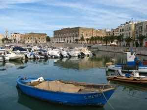 barche, porto, mare, acqua, cielo, riflessi, palazzi, barca, palme, case, alberi, azzurro, blu, riflesso