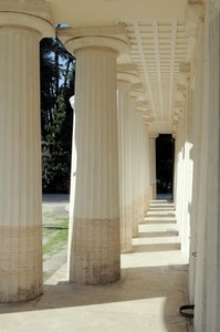 colonne, bianco, portico, prospettiva, ombre, ombra, capitelli, piante