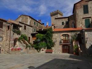 piazza, torre, piante, borgo, panchina, scala, case, scale, finestre