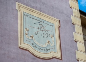 meridiana, muro, numeri, orologio, scritta, ombra, solare, gnomone, azzurro, linee, celeste