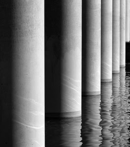 colonne, acqua, riflessi, riflesso, bianconero, mare, grigio, marmo, bianco