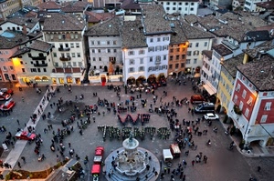 piazza, fontana, case, persone, trento, finestre, palazzi, tetti, panorama, alto