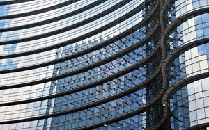 finestre, vetri, palazzo, riflesso, curve, architettura, grattacielo, vetro, riflessi, specchi, cielo