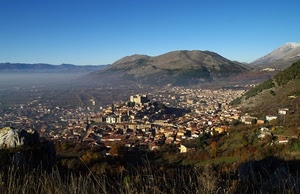 castello, panorama, città, montagne, case, nebbia, cielo, verde, erba, paese, montagna, azzurro, monti, alberi, foschia