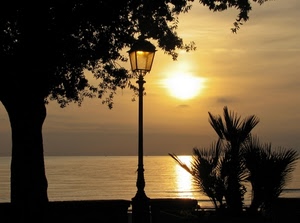 lampione, albero, tramonto, mare, sole, palma, controluce, acqua, alberi