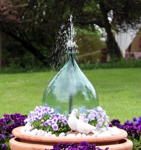 fiori, fontana, acqua, damigiana, colombe, prato, uccelli, colombi, vetro