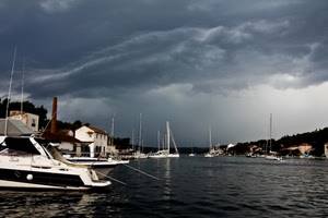 barche, porto, acqua, mare, nuvole, cielo, nuvoloso, maltempo, alberi