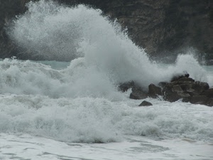 mare, bianco, onde, scogli, spruzzi, acqua, onda, tempesta, mareggiata, scoglio, schiuma