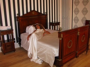 letto, donna, comodino, bianco, righe, legno, vestaglia, camera, comodini