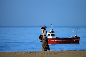 mare, barca, donna, spiaggia, sabbia, acqua, azzurro, cielo, ragazza