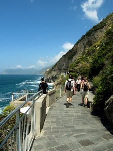 mare, ringhiera, montagna, passanti, persone, strada, nuvole, passeggiata