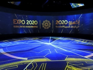 expo, blu, giallo, padiglione, scritte, luci, numeri, milano