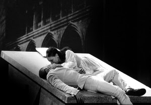 bacio, due, bianconero, amore, donna, uomo, teatro, bianco, archi, coppia, pietra, amanti, persone