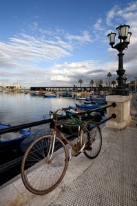 bicicletta, barche, lampione, mare, cielo, porto, acqua, nuvole