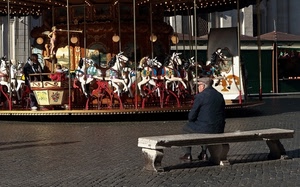 cavalli, panchina, giostra, uomo, anziano, persona, seduto, cappello