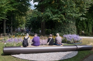 quattro, fiori, alberi, persone, panchina, giardino, parco, verde, viola, aiuola, tubo, panchine, staccionata, piante