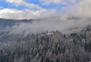 alberi, nuvole, bosco, nebbia, chiesa, montagne, cielo, campanile, inverno, neve