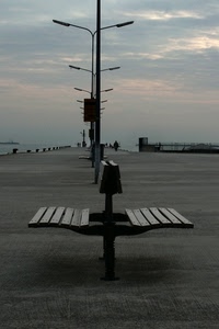 lampioni, panchine, mare, molo, nuvole, cielo, porto, persone, bitte
