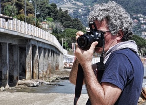 fotografo, ponte, fiume, capelli, grigio, blu, viadotto