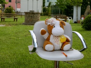 sedia, pozzo, erba, prato, giardino, pupazzo, panchina, verde, peluche, panchine, mucca, giocattolo, colonne, alberi