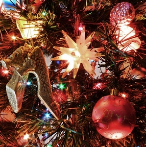 albero, natale, luci, palle, scarpe, rosso, verde, stelle, decorazioni, scarpette, stella, palla, colori, giallo, addobbi, oro