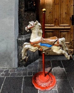 cavallo, porta, giocattolo, rosso, sella, zampe, cavallino, bianco, piedistallo