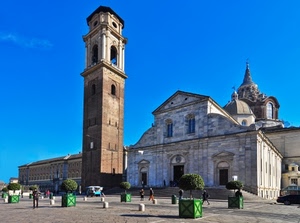 campanile, chiesa, piazza, vasi, torino, duomo, verde, cielo, piante, torre, passanti