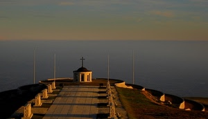 croce, mare, cimitero, ombre, tramonto, cappella, orizzonte, sacrario, tombe, croci, viale