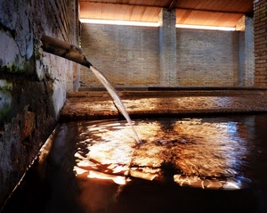 acqua, lavatoio, fontana, riflesso, vasca, riflessi, pietra, mattoni, luce, getto