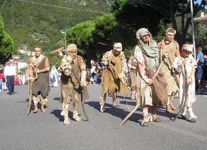 bastoni, strada, manifestazione, processione, persone, lebbrosi, figuranti, peste, devozione, sfilata, costumi