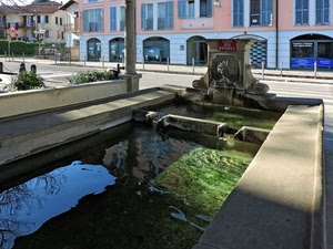 acqua, lavatoio, fontana, riflesso, strada, riflessi, case, finestre