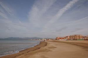 sabbia, mare, spiaggia, nuvole, cielo, palazzi, acqua, case, montagne, città, panorama, orizzonte, onde, azzurro