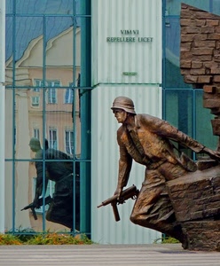 monumento, soldato, riflesso, vetri, fucile, statua, elmo, riflessi