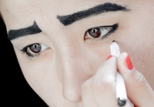 occhi, matita, trucco, sopracciglia, rosso, dita, giapponese, viso, mano