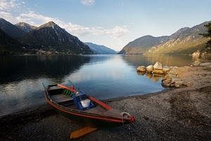 barca, lago, montagne, riflesso, acqua, pietre, sassi, massi, cielo, riflessi, monti