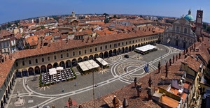 piazza, chiesa, tetti, comignoli, campanile, cupola, portici, città, case, archi, cerchi, vigevano, pavimento, torre, finestre, panorama