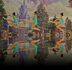 riflesso, tre, ballerine, ginnaste, azzurro, coreografia, castello, verde, ragazze, spettacolo, atlete, salto, fiori, alberi