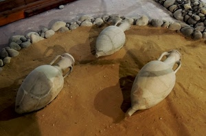 sabbia, anfore, sassi, tre, reperti, museo, giare, ombre, antichità