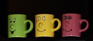 tazze, verde, giallo, tre, colori, rosa, nero, facce