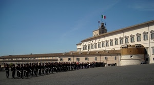 palazzo, cielo, finestre, piazza, bandiere, bandiera, militari, soldati, quirinale, torre, azzurro, esercito, torrione, fila, roma, parata, militare, piazzale
