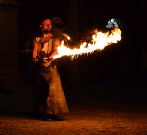 fuoco, uomo, fiamme, artista, notte, giocoliere, fiamma, notturno, strada, spettacolo, persona, buio