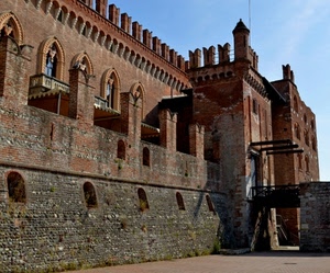 castello, ponte, merli, finestre, cielo, levatoio, mura, mattoni, archi, balconi, balcone, torri