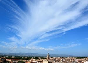 campanile, cielo, nuvole, tetti, azzurro, città, case, alberi, bianco, colline, panorama, nuvola, paese, montagne