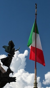 bandiera, tricolore, nuvole, cielo, angelo, statua, asta, rosso, verde, bianco, ali, vittoria, controluce, vessillo