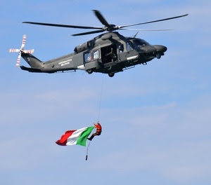 bandiera, elicottero, pale, tricolore, verde, cielo, rosso, bianco, militare, eliche, uomo, aeronautica, persona, fune