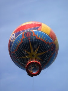 cielo, mongolfiera, colori, pallone, azzurro, rosso, giallo, blu, cesta, disegni, volare, corde, arancione, aerostatico, stella