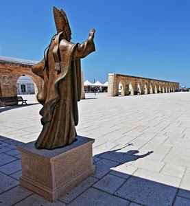 archi, statua, ombra, piazza, panchina, monumento, cielo, papa, azzurro, bronzo, croce, piedistallo