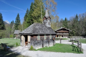 alberi, chiesa, verde, montagna, panchina, cielo, campanile, chiesetta, prato, staccionata, azzurro