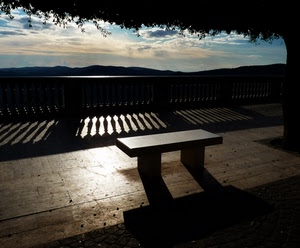 panchina, controluce, ombre, ombra, nuvole, balaustra, albero, cielo