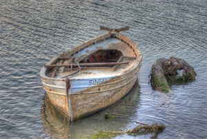 barca, mare, acqua, tronco, abbandono, remi, scritte, remo, ruggine, relitto